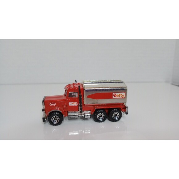 Vintage 1981 Matchbox Peterbilt 1:64 Diecast Getty Red and Silver - Picture 2 of 7